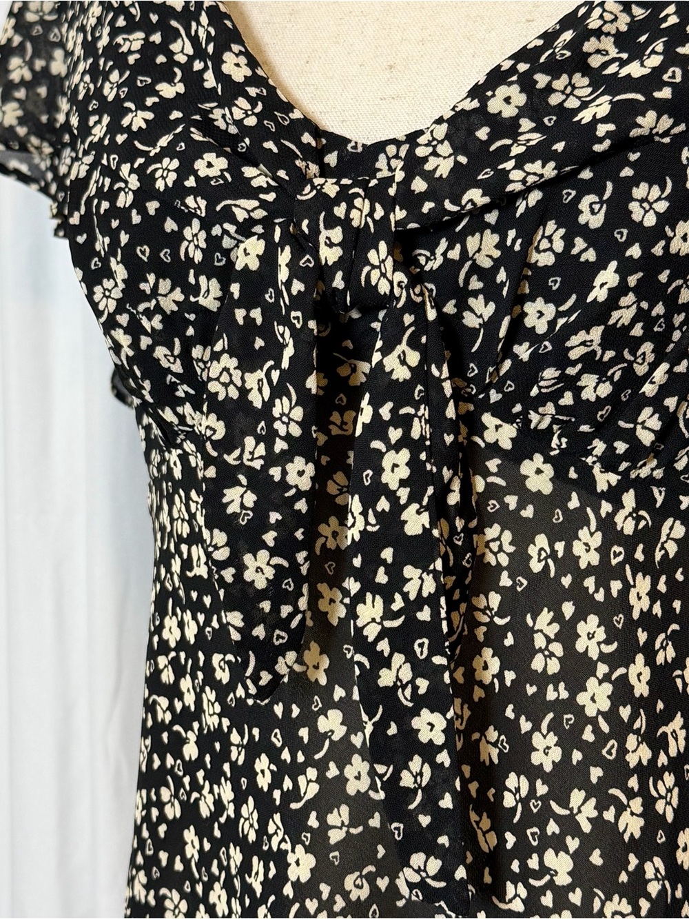 Reformation Britta Top Floral Tie Front Black Cream VNeck Short Sleeve NWT Large - Picture 8 of 14